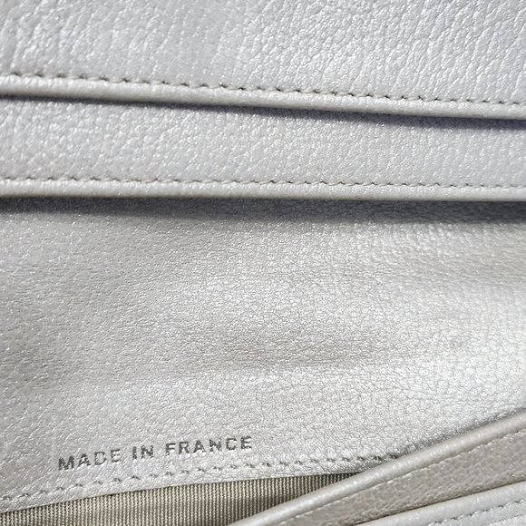 CHANEL Camelia Metallic bifold Wallet - Picture 11 of 12